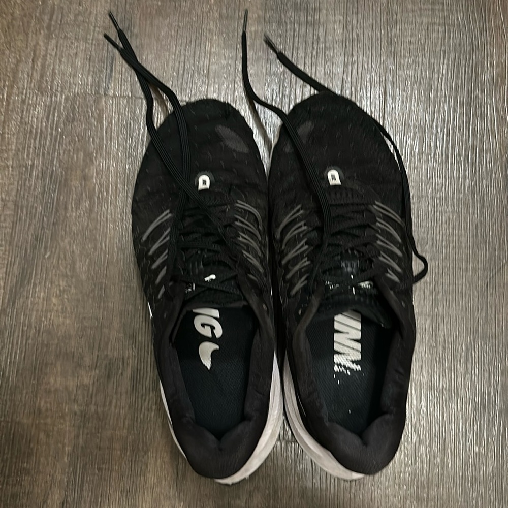 Nike used size 8 black shoes